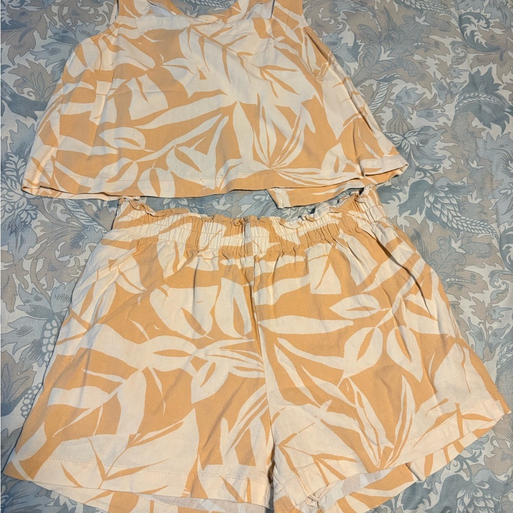Two-Piece Tropical Print Tank & Shorts Set - Tan & cream